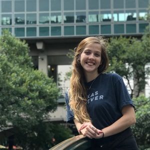 Meet your Posher, Alexis